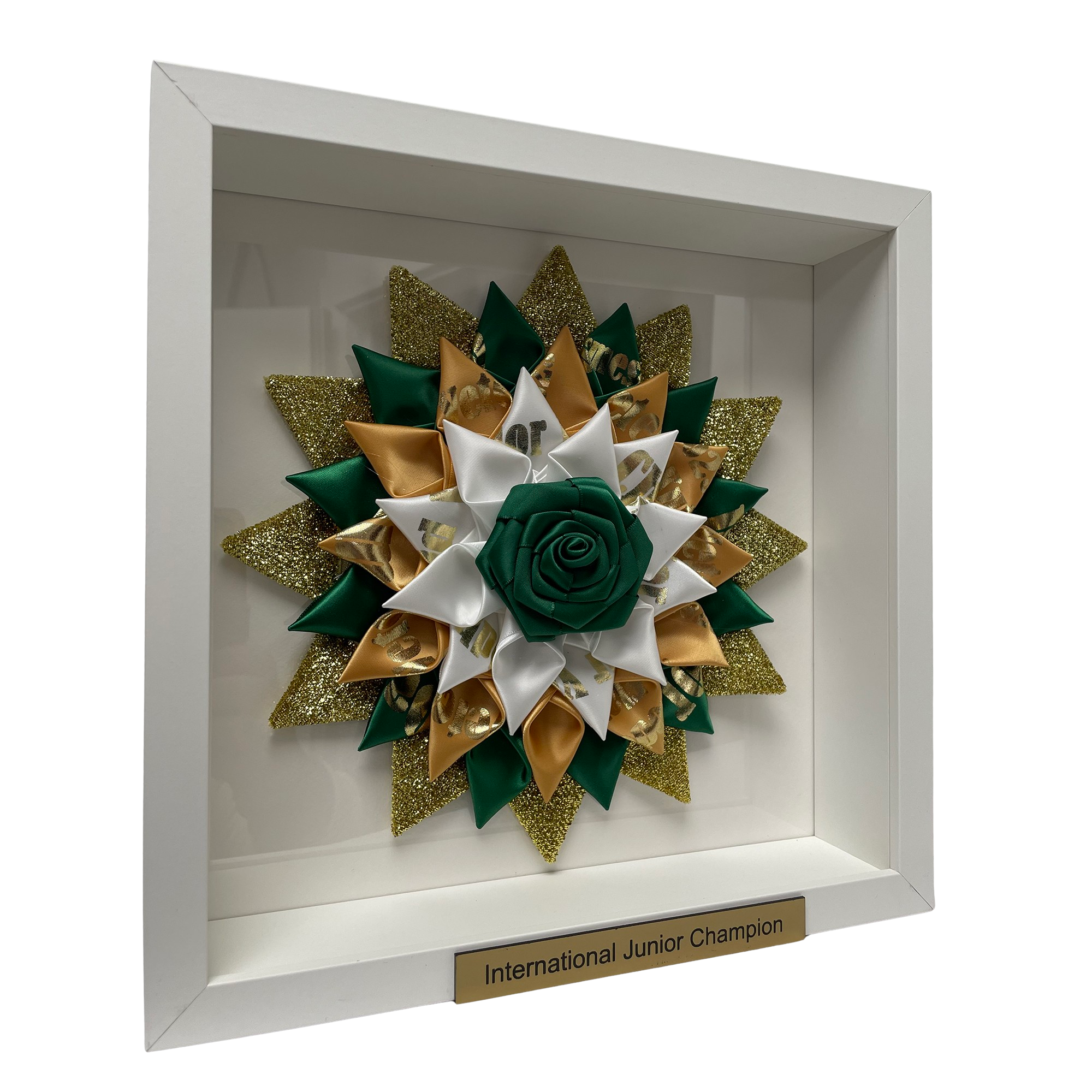 Upcycling Rosette forrest green og guld - hvid ramme - gratis graveret skilt