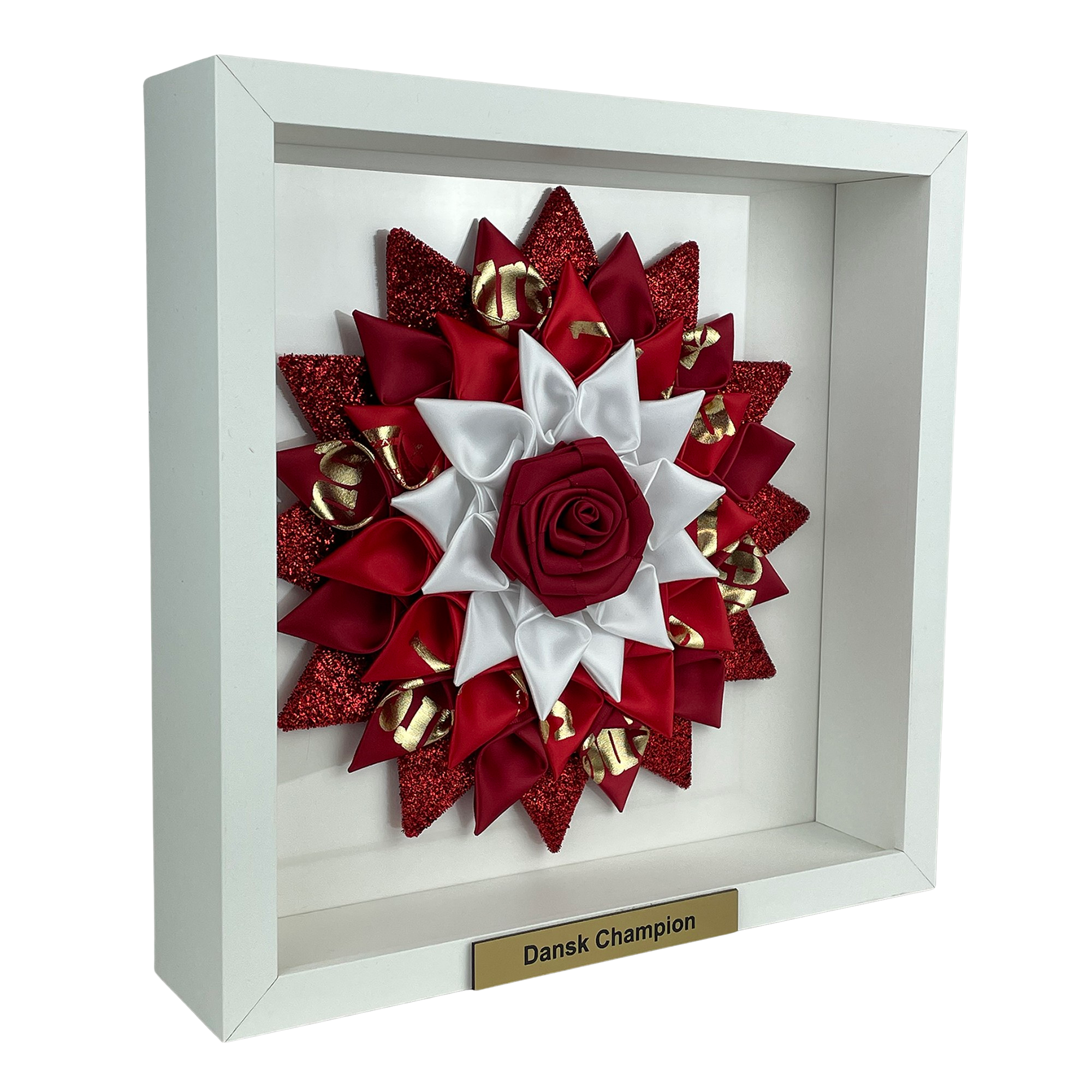 Upcycling Rosette rød - hvid ramme - gratis graveret skilt