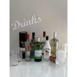 Drinks - Skilt i sort eller hvid akryl