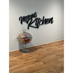 Moms kitchen - skilt i akryl - flere farver